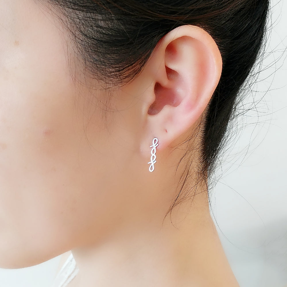 Wisdom sterling silver stylish earrings (DES2142)