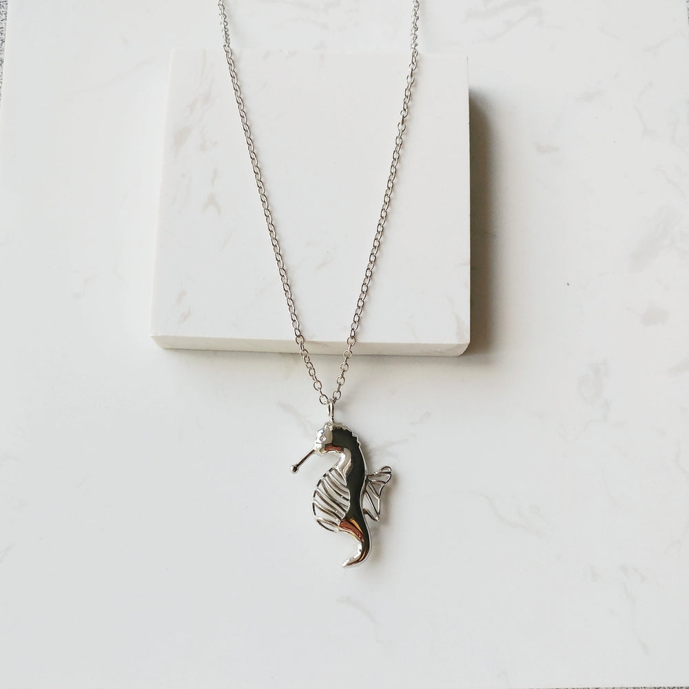 Love Nature Sterling Silver Necklace - Seahorse (DES2207)